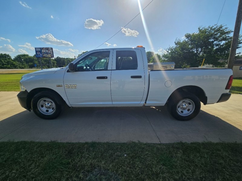 Additional photo of vehicle.