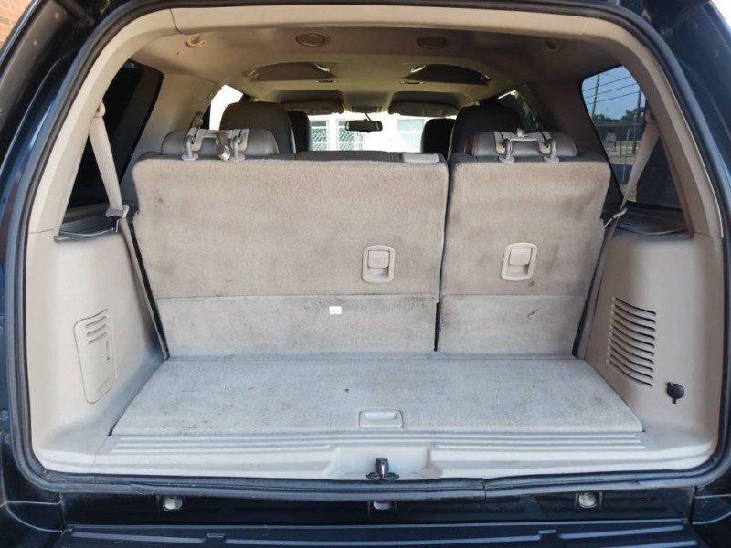 Additional photo of vehicle.