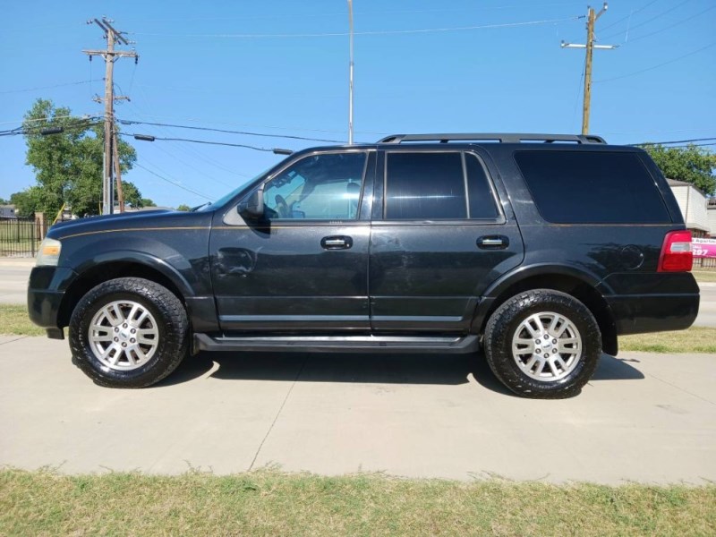 Additional photo of vehicle.