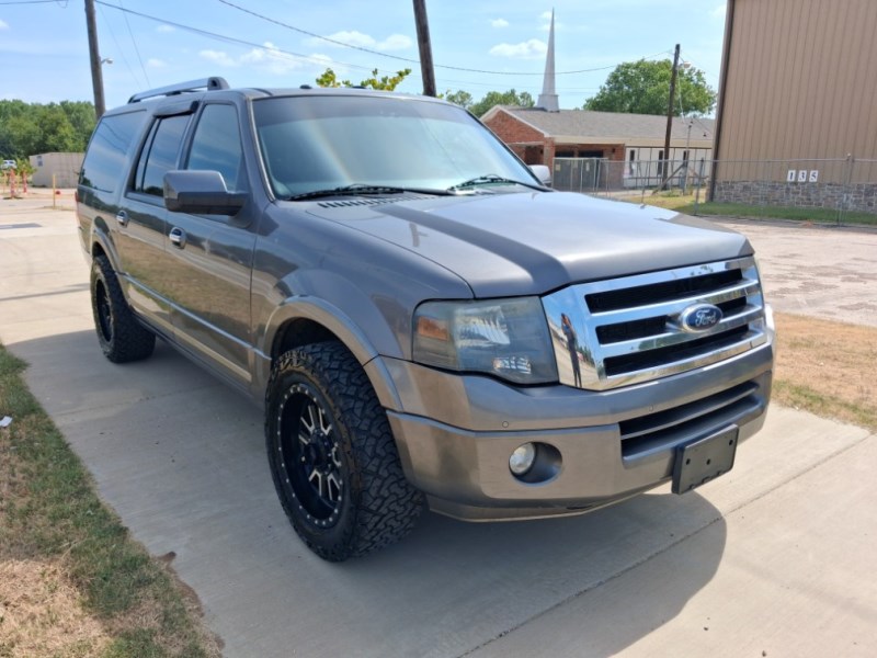 Additional photo of vehicle.