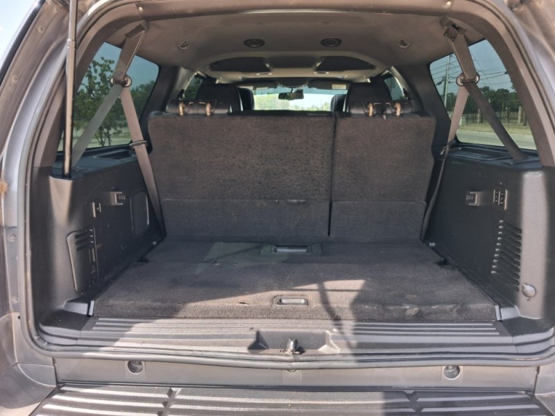 Additional photo of vehicle.