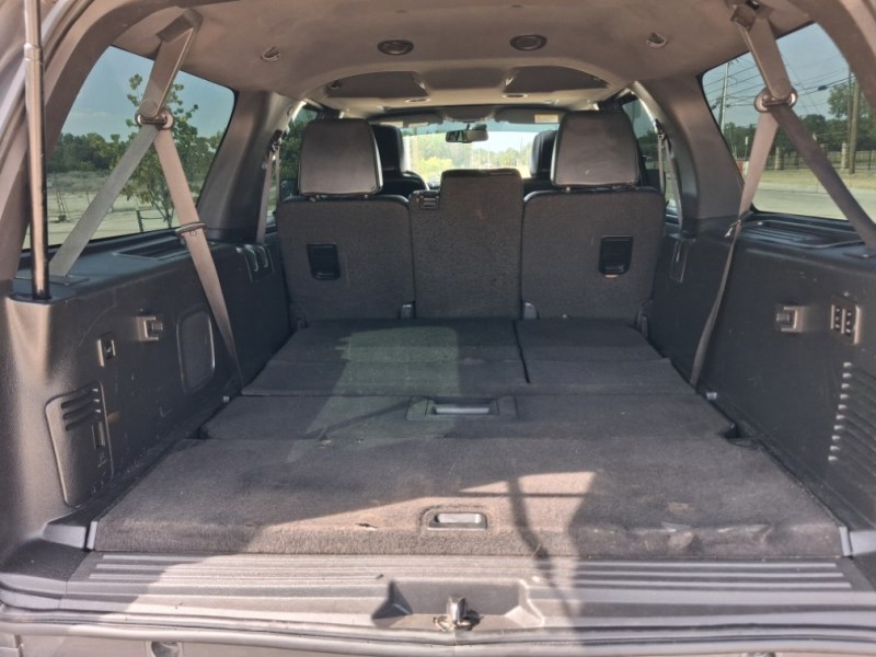 Additional photo of vehicle.