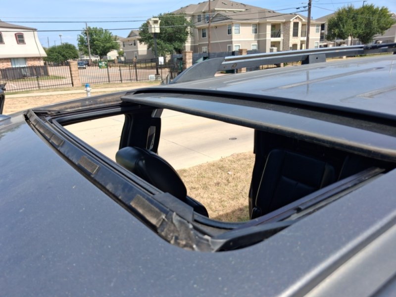 Additional photo of vehicle.