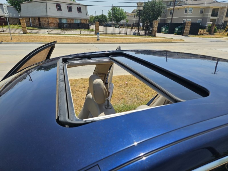 Additional photo of vehicle.