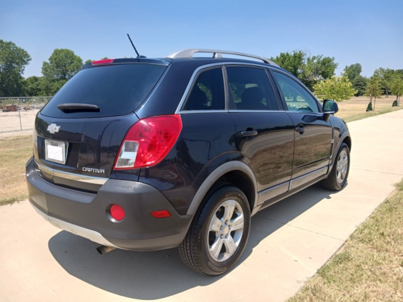 Additional photo of vehicle.
