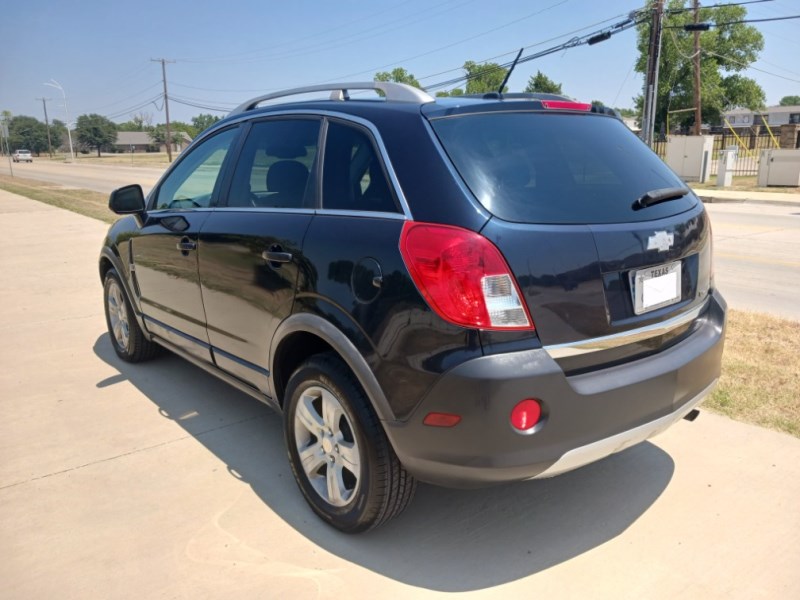 Additional photo of vehicle.