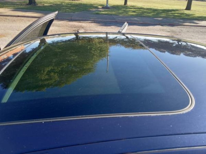 Additional photo of vehicle.