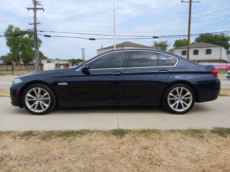 Additional photo of vehicle.