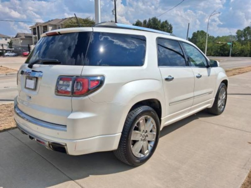Additional photo of vehicle.