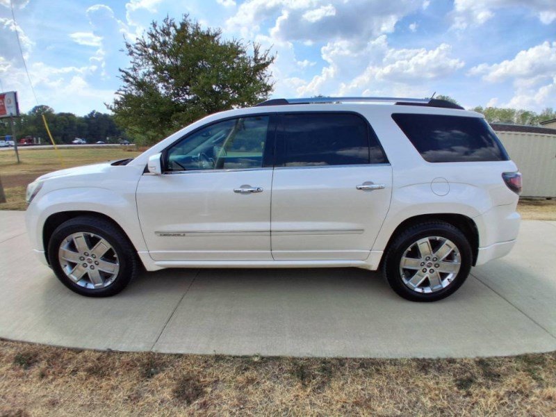 Additional photo of vehicle.