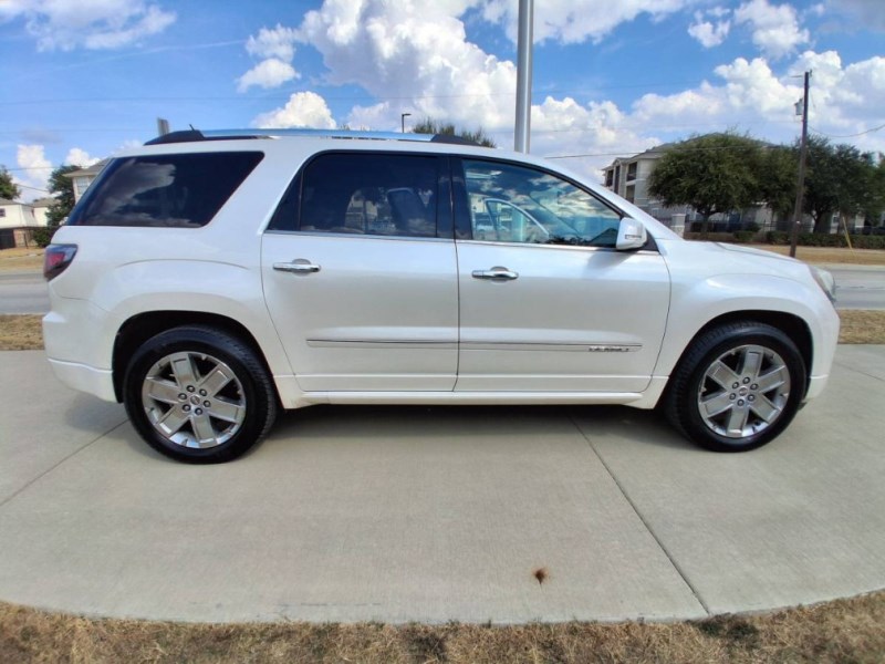 Additional photo of vehicle.