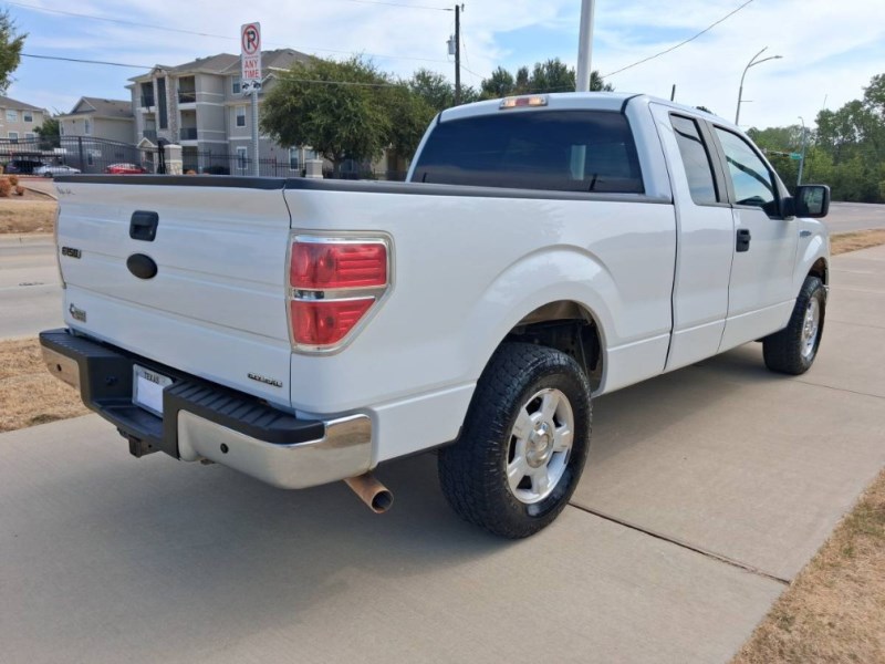 Additional photo of vehicle.