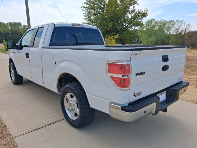Additional photo of vehicle.