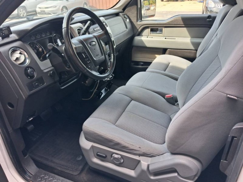 Additional photo of vehicle.
