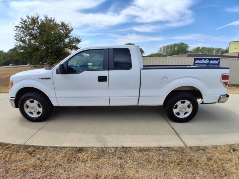Additional photo of vehicle.
