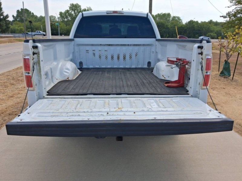 Additional photo of vehicle.