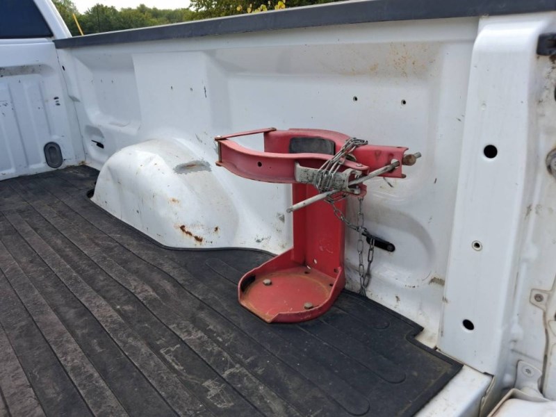 Additional photo of vehicle.