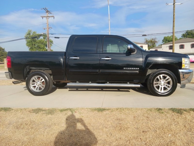 Additional photo of vehicle.
