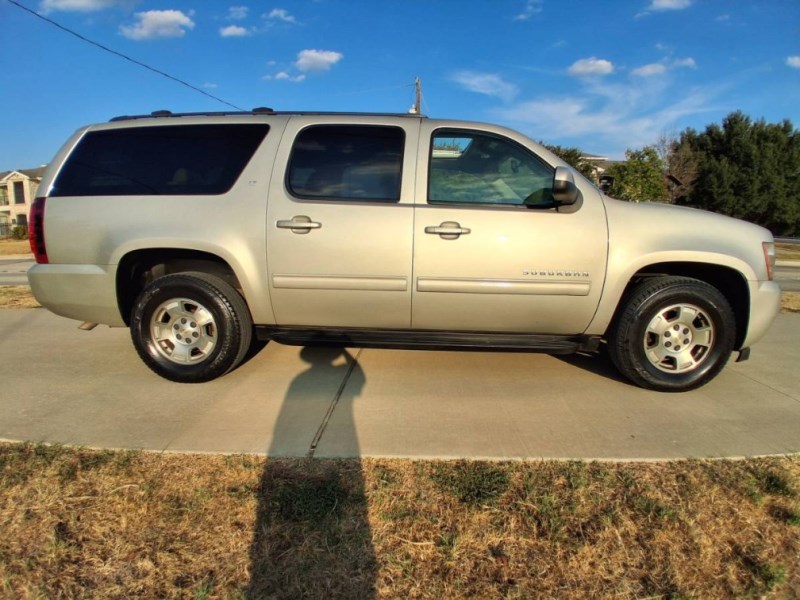 Additional photo of vehicle.