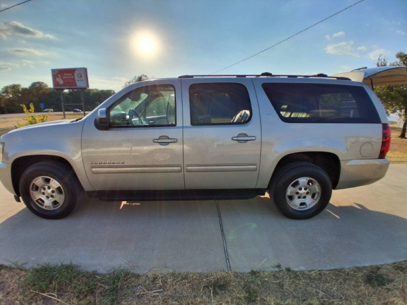Additional photo of vehicle.