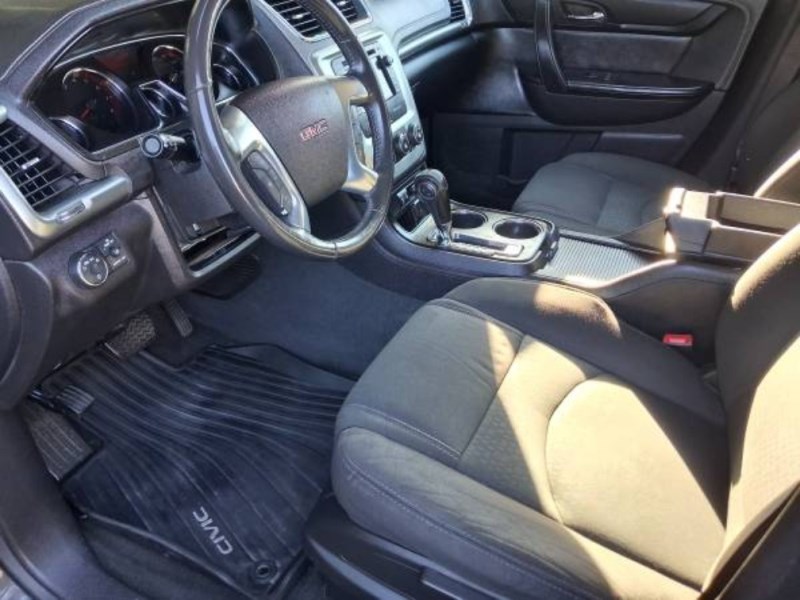 Additional photo of vehicle.