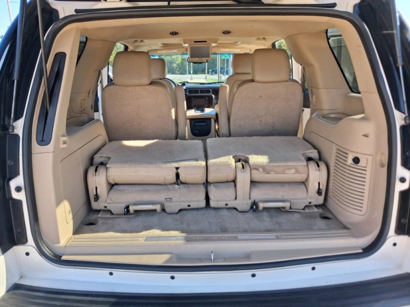 Additional photo of vehicle.