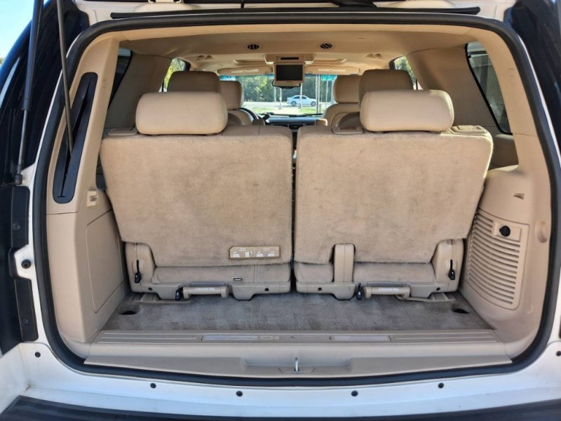 Additional photo of vehicle.