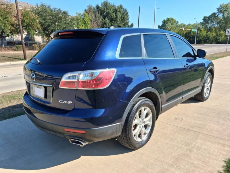 Additional photo of vehicle.
