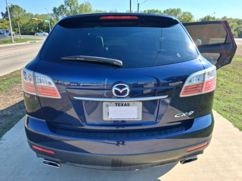 Additional photo of vehicle.