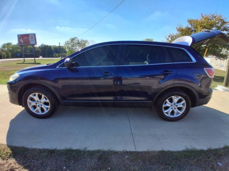 Additional photo of vehicle.
