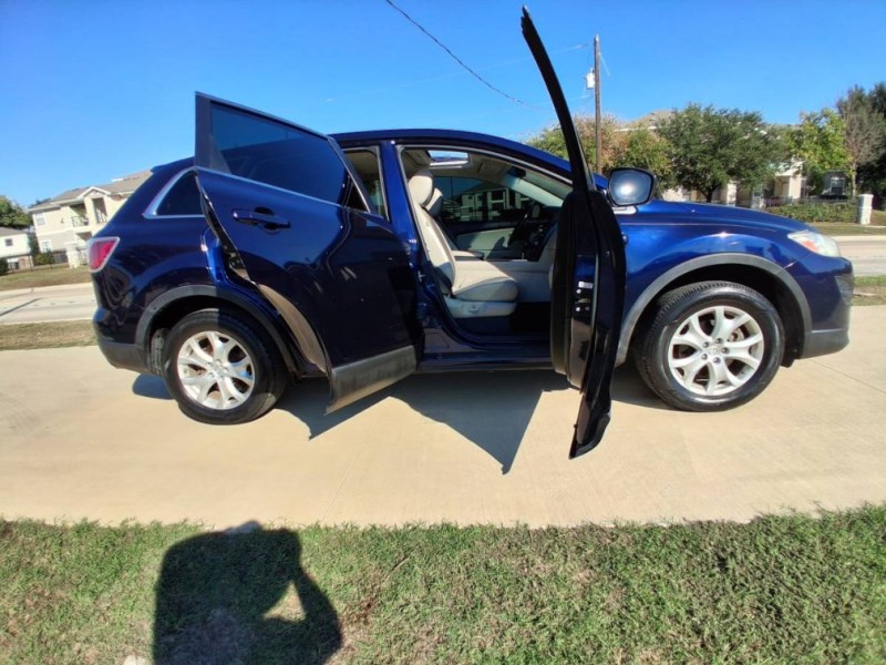 Additional photo of vehicle.