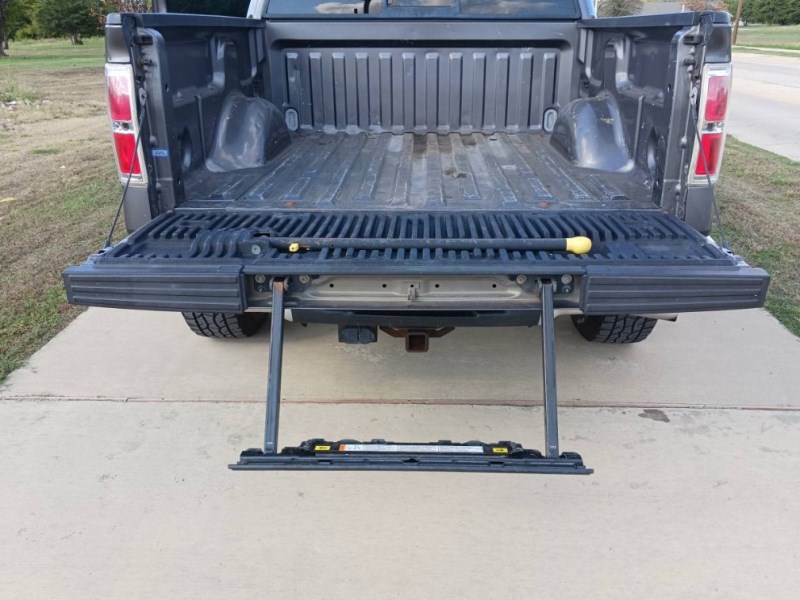 Additional photo of vehicle.