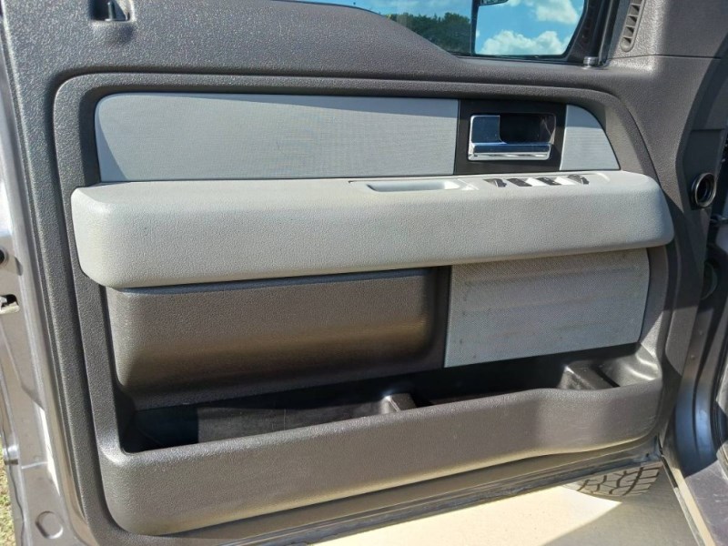 Additional photo of vehicle.