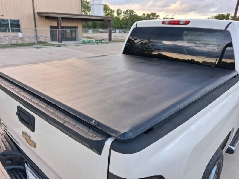 Additional photo of vehicle.