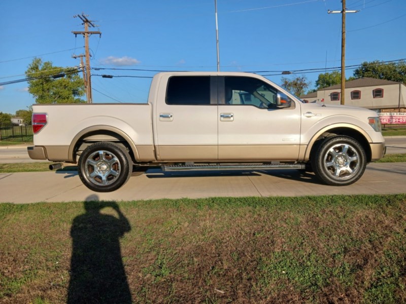 Additional photo of vehicle.