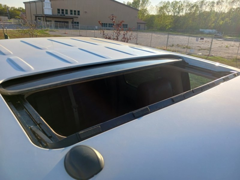 Additional photo of vehicle.