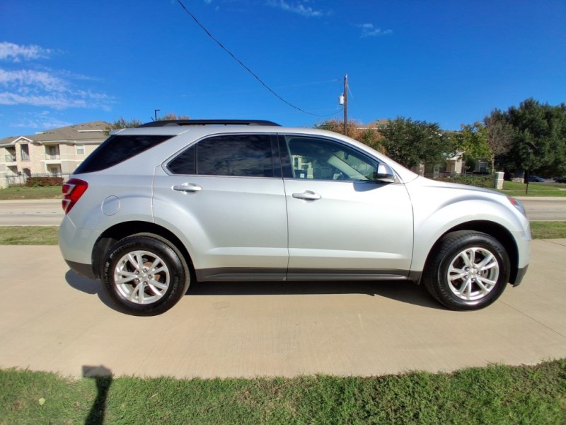 Additional photo of vehicle.