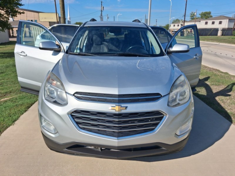 Additional photo of vehicle.