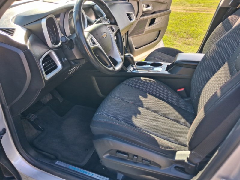 Additional photo of vehicle.