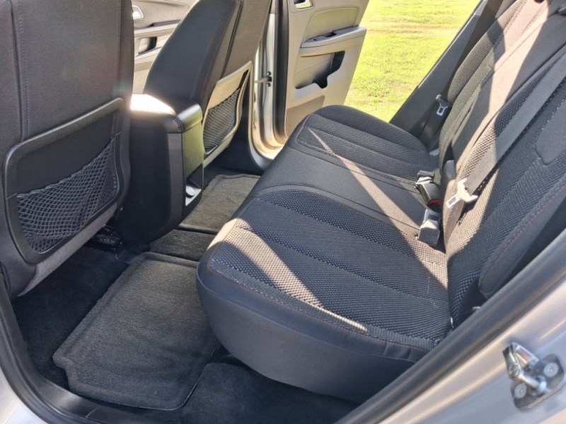 Additional photo of vehicle.