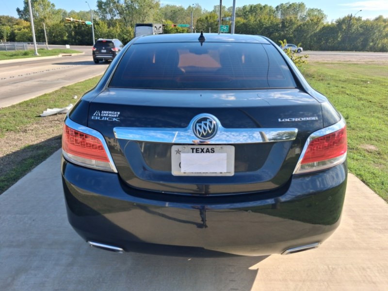 Additional photo of vehicle.
