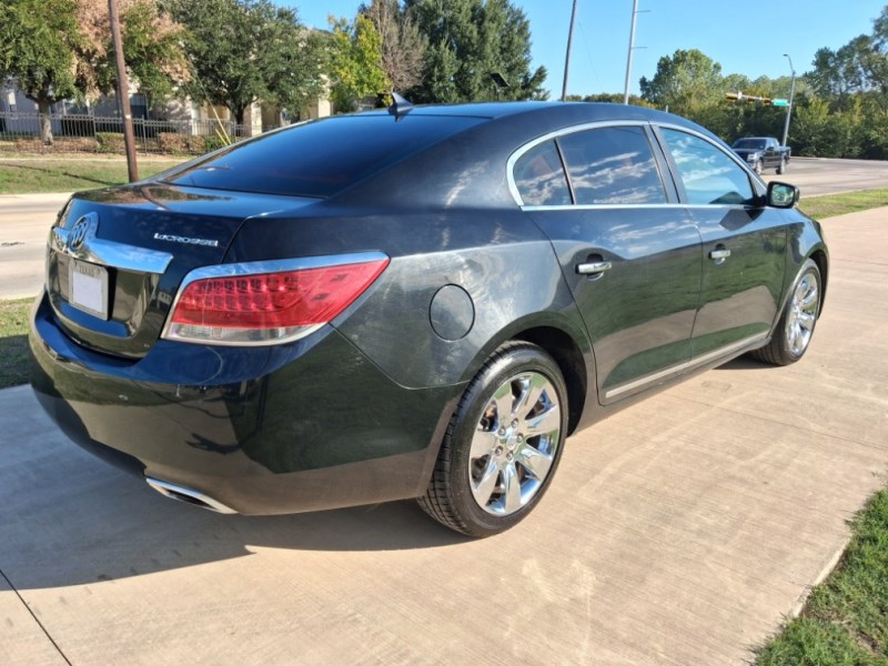 Additional photo of vehicle.