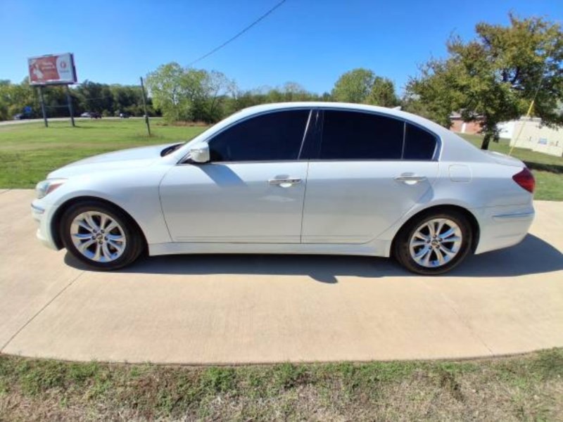 Additional photo of vehicle.