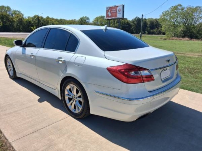 Additional photo of vehicle.