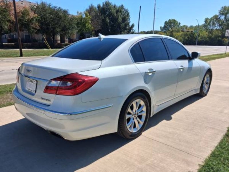 Additional photo of vehicle.
