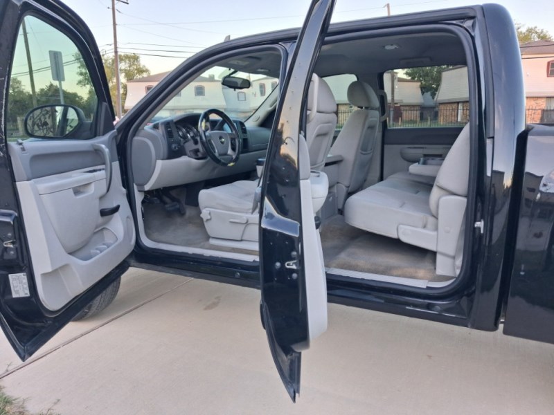 Additional photo of vehicle.