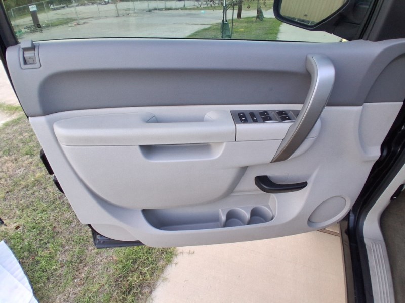 Additional photo of vehicle.
