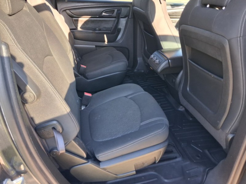 Additional photo of vehicle.
