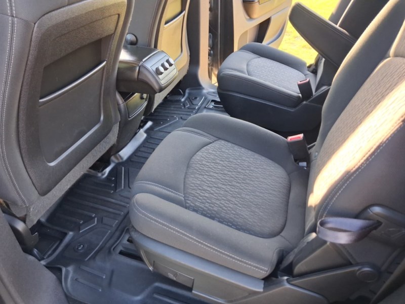 Additional photo of vehicle.