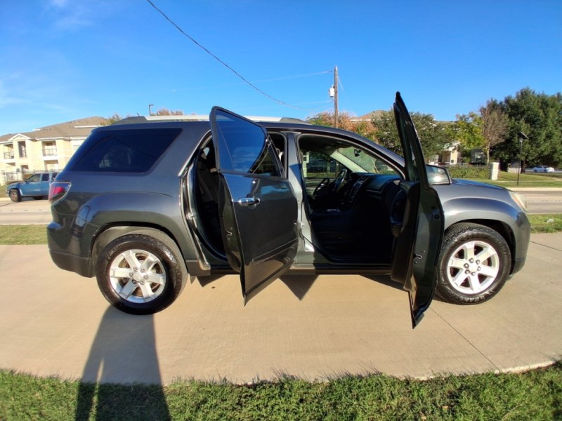 Additional photo of vehicle.